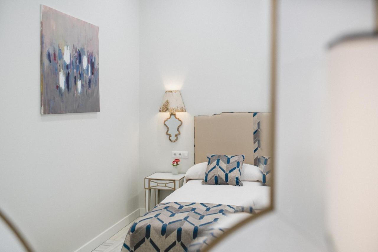 Apartamentos Abreu Suites Sevilla Buitenkant foto