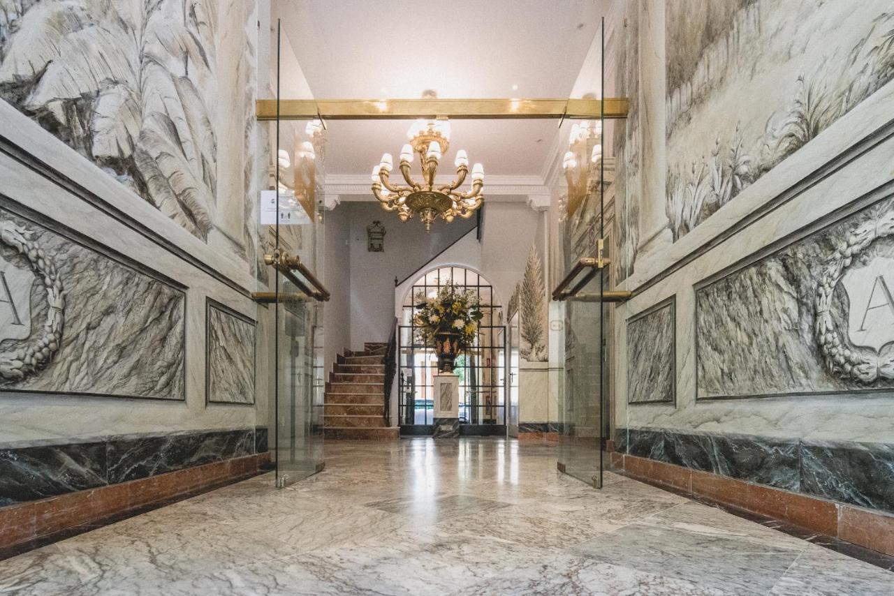 Apartamentos Abreu Suites Sevilla Buitenkant foto