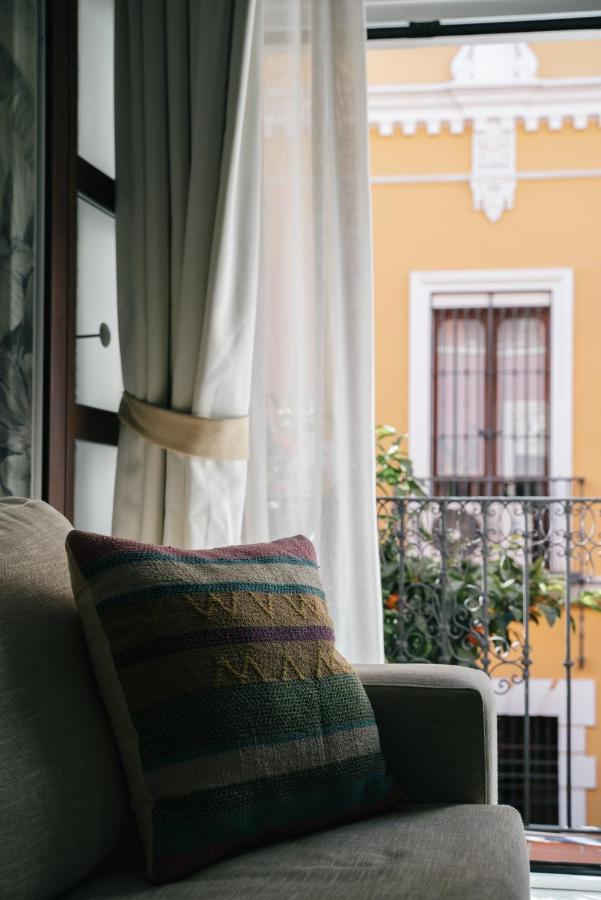 Apartamentos Abreu Suites Sevilla Buitenkant foto